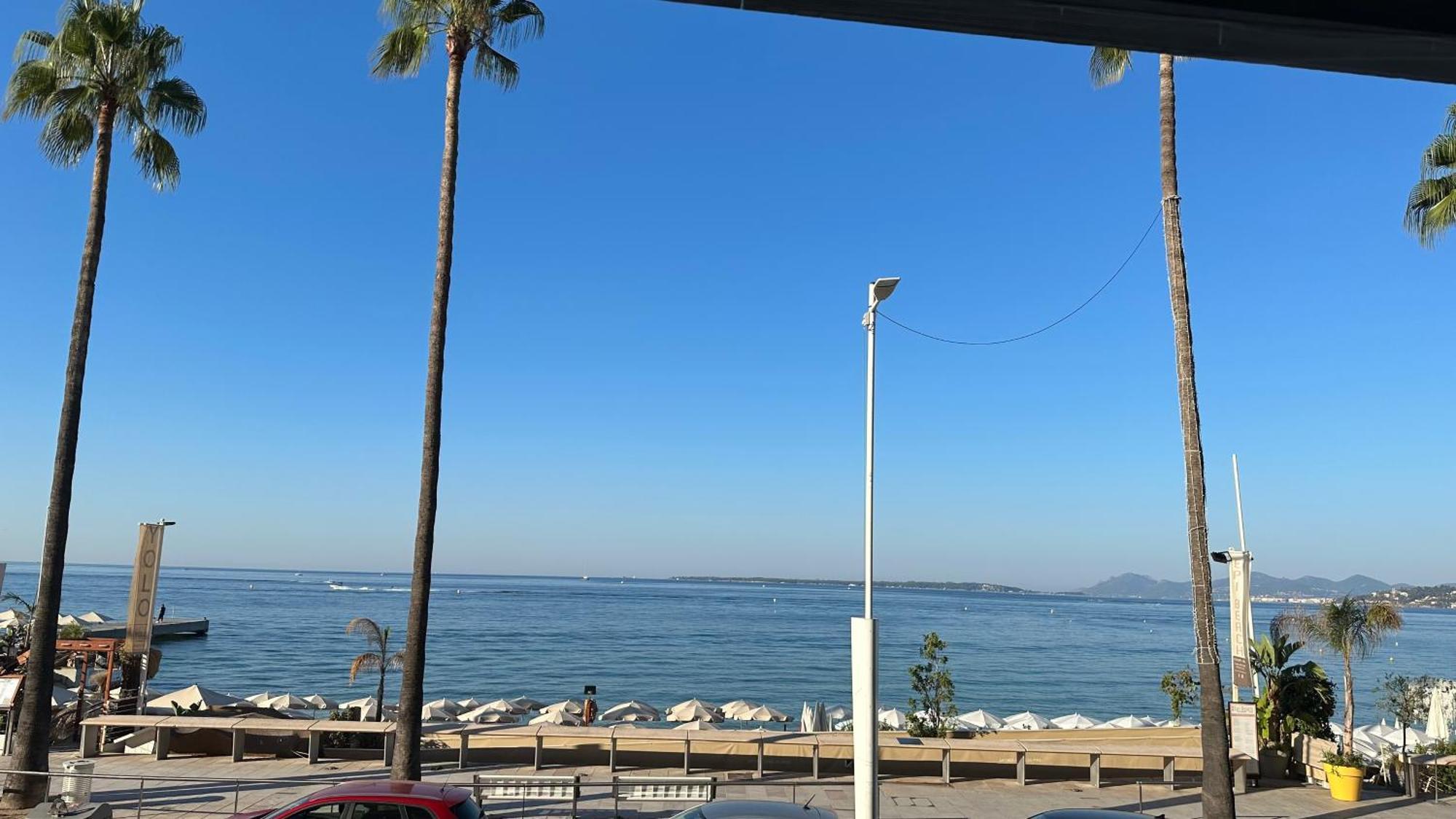 Paradou On The Beach, Amazing View, 3 Beds Appartement Antibes